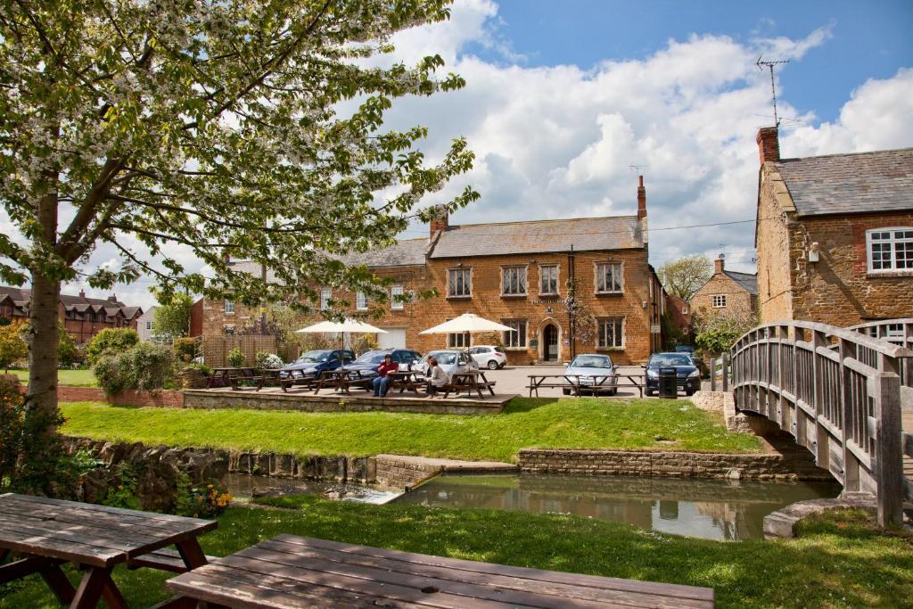 The Nevill Arms Ξενοδοχείο Medbourne Εξωτερικό φωτογραφία